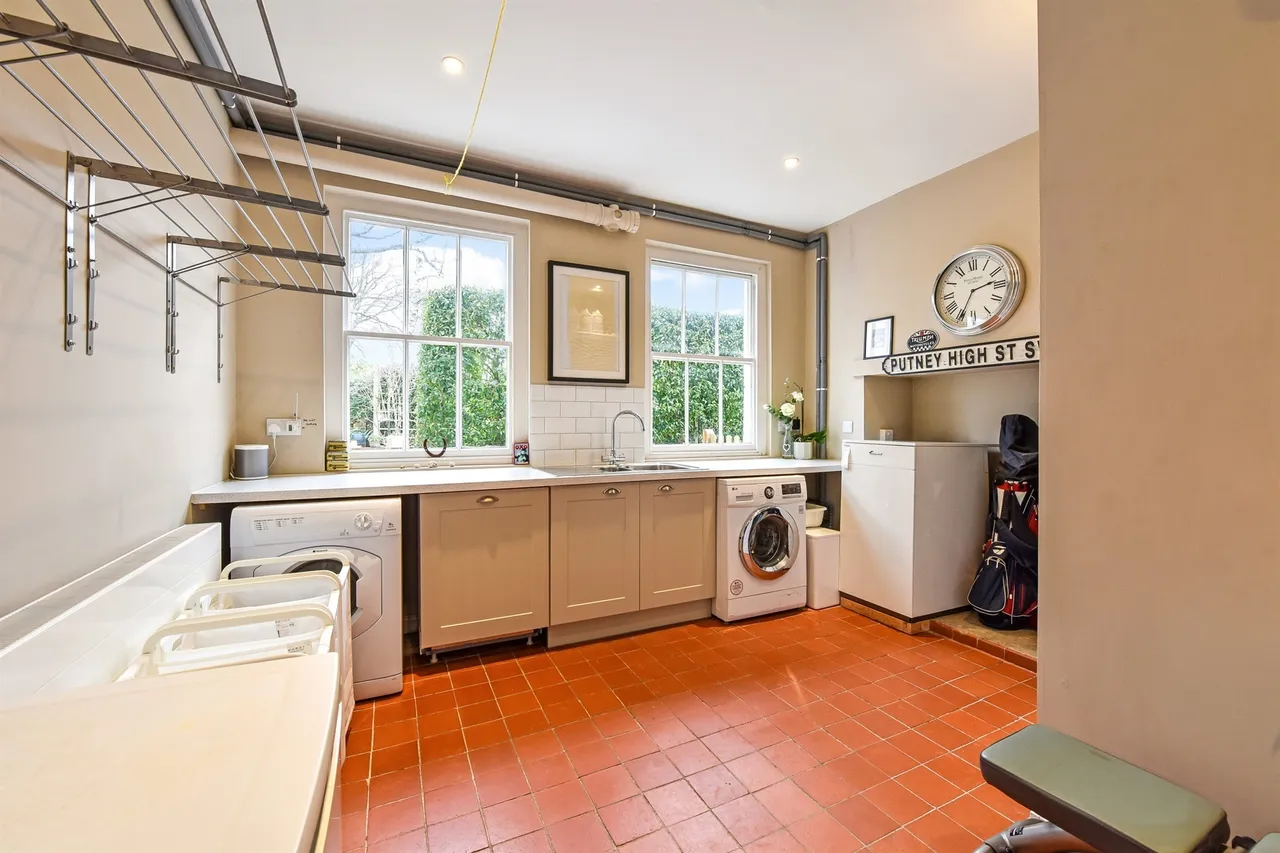 Woodstock Suites Ltd, Charlton, PO18, photo 11