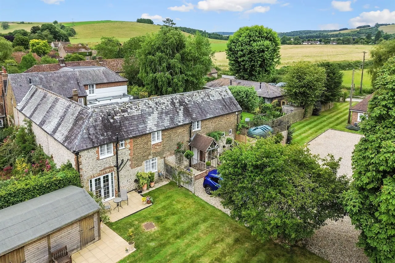 11 bed house for sale, Woodstock Suites Ltd, Charlton, PO18
