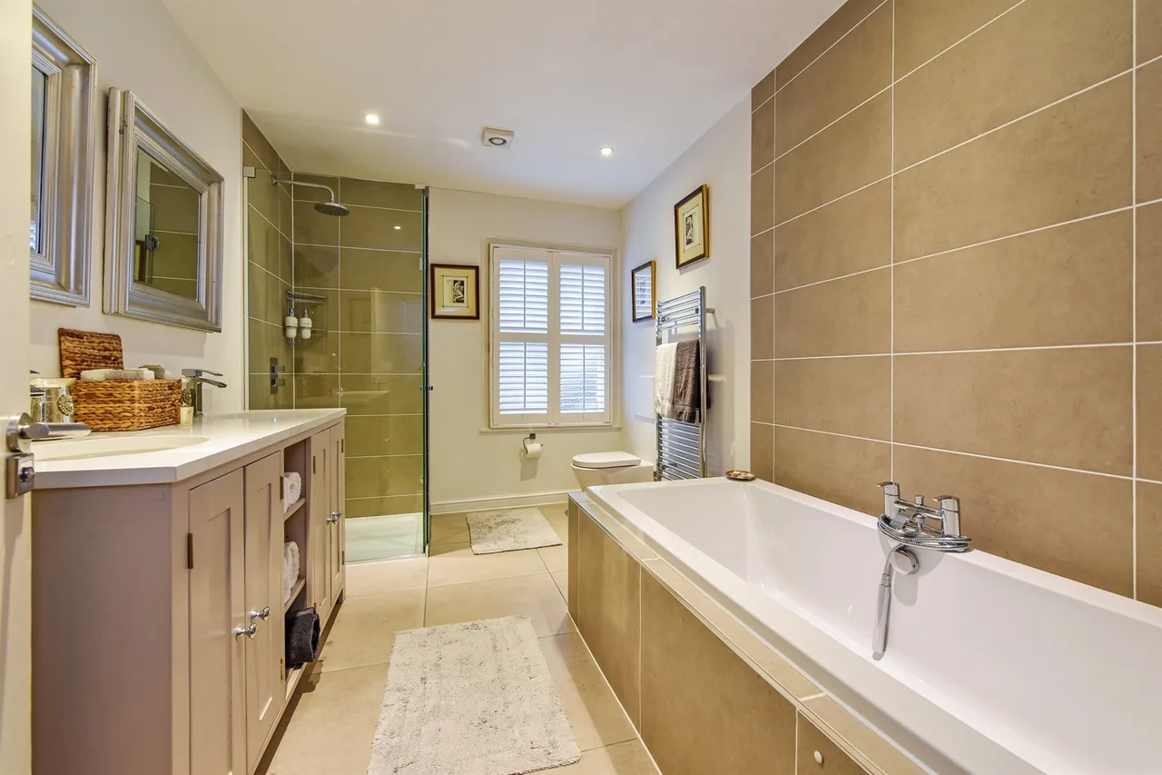 Woodstock Suites Ltd, Charlton, PO18, photo 17