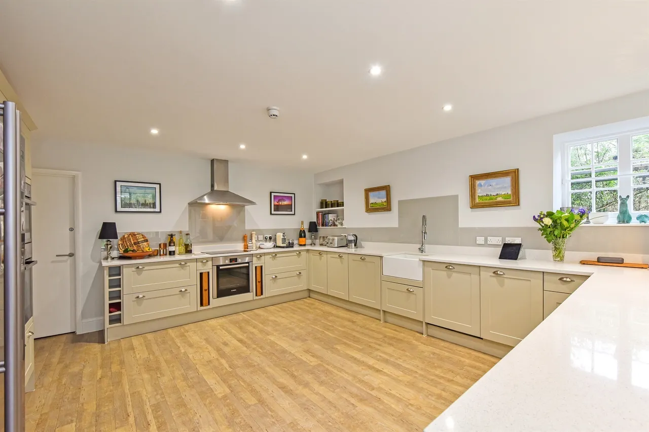 Woodstock Suites Ltd, Charlton, PO18, photo 5