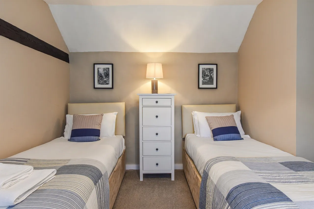 Woodstock Suites Ltd, Charlton, PO18, photo 20