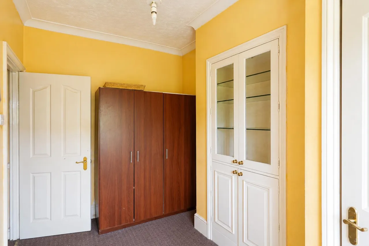 Roots Hall Avenue, Southend On Sea, photo 9