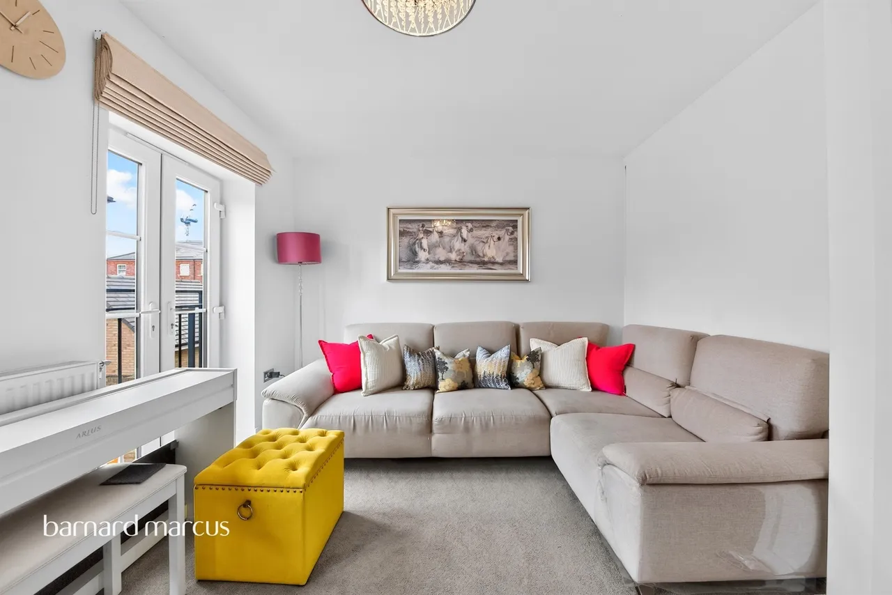 Lovegrove Way, London, N20, photo 13