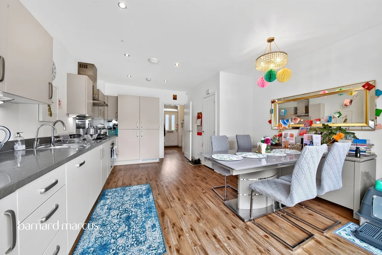 Lovegrove Way, London, N20, photo 19