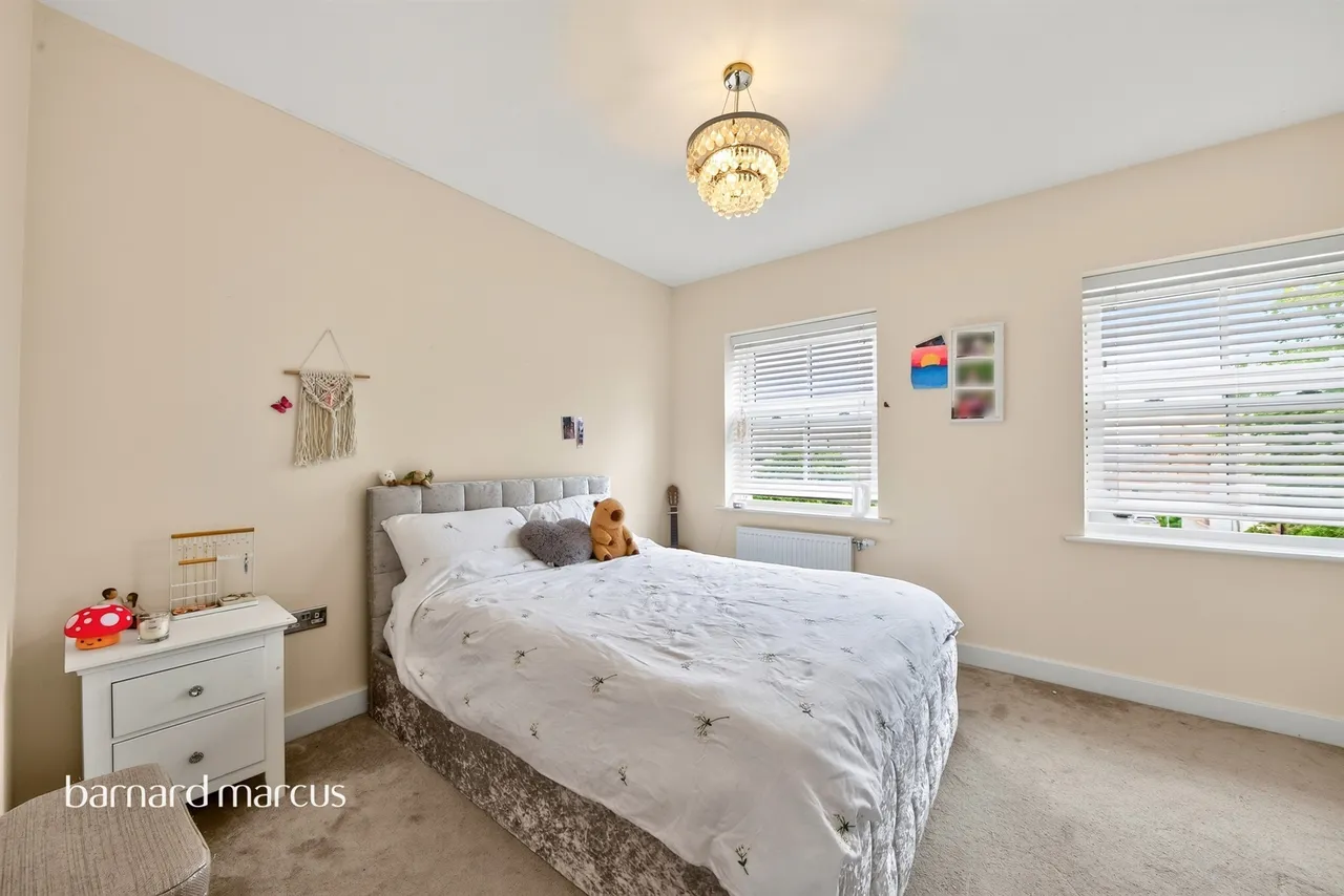 Lovegrove Way, London, N20, photo 15