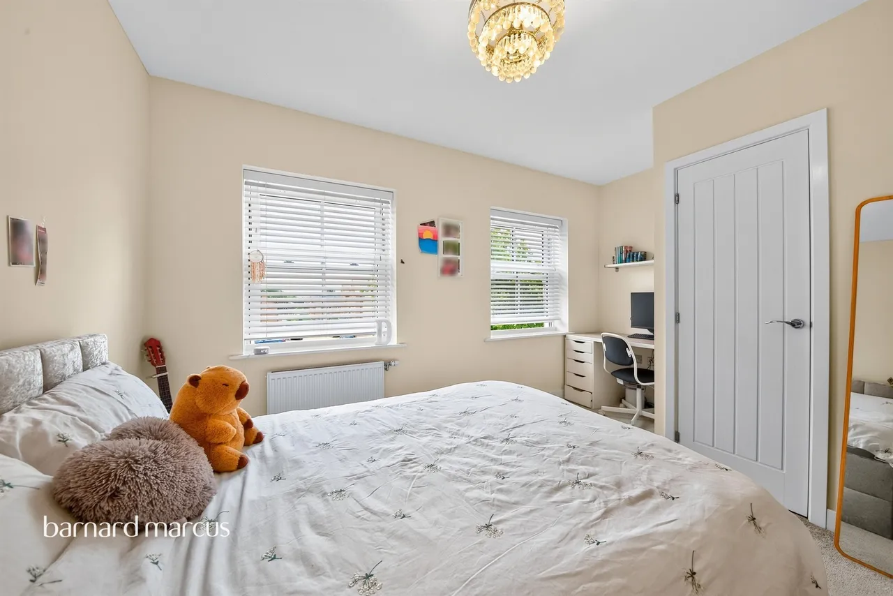 Lovegrove Way, London, N20, photo 14