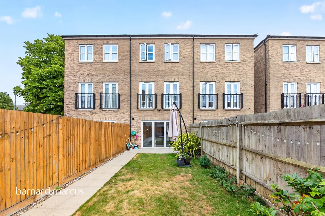 Lovegrove Way, London, N20, photo 16