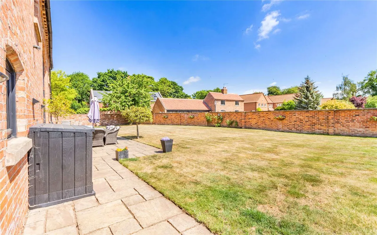 Old Hall Close, Farndon, NG24, photo 17