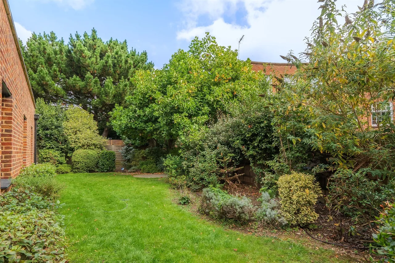Wellington Road, Enfield, EN1, photo 12