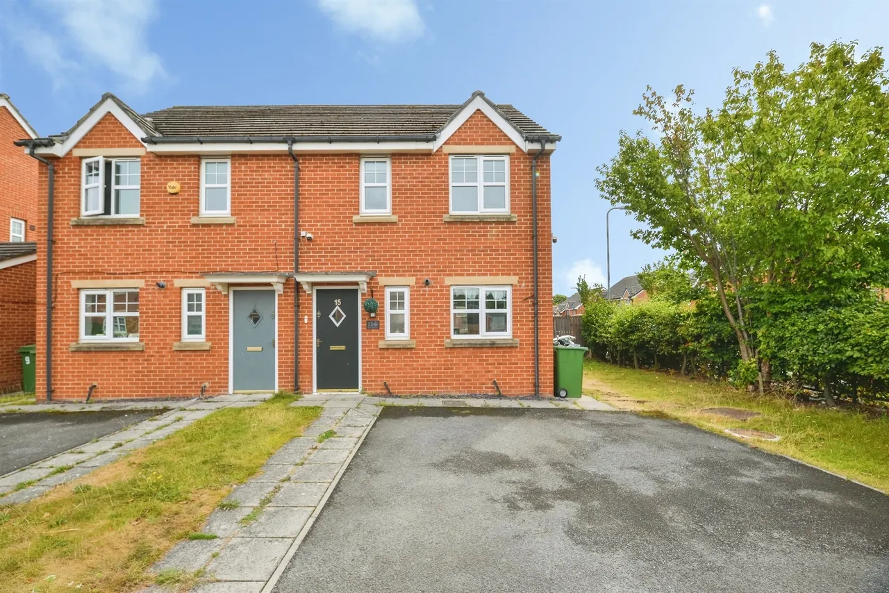 3 bed house for sale — Rona Gardens, Thornaby, Stockton-On-Tees