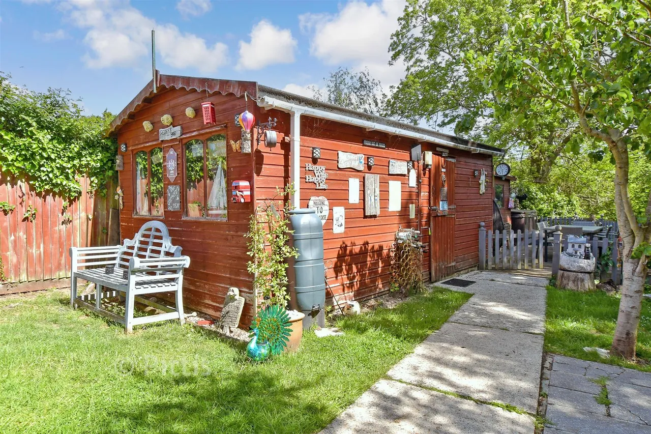 New Road, Porchfield, PO30, photo 12