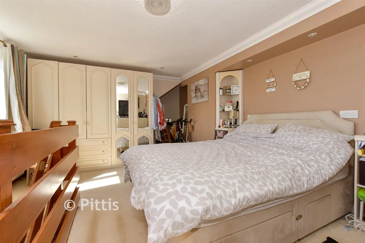 New Road, Porchfield, PO30, photo 9
