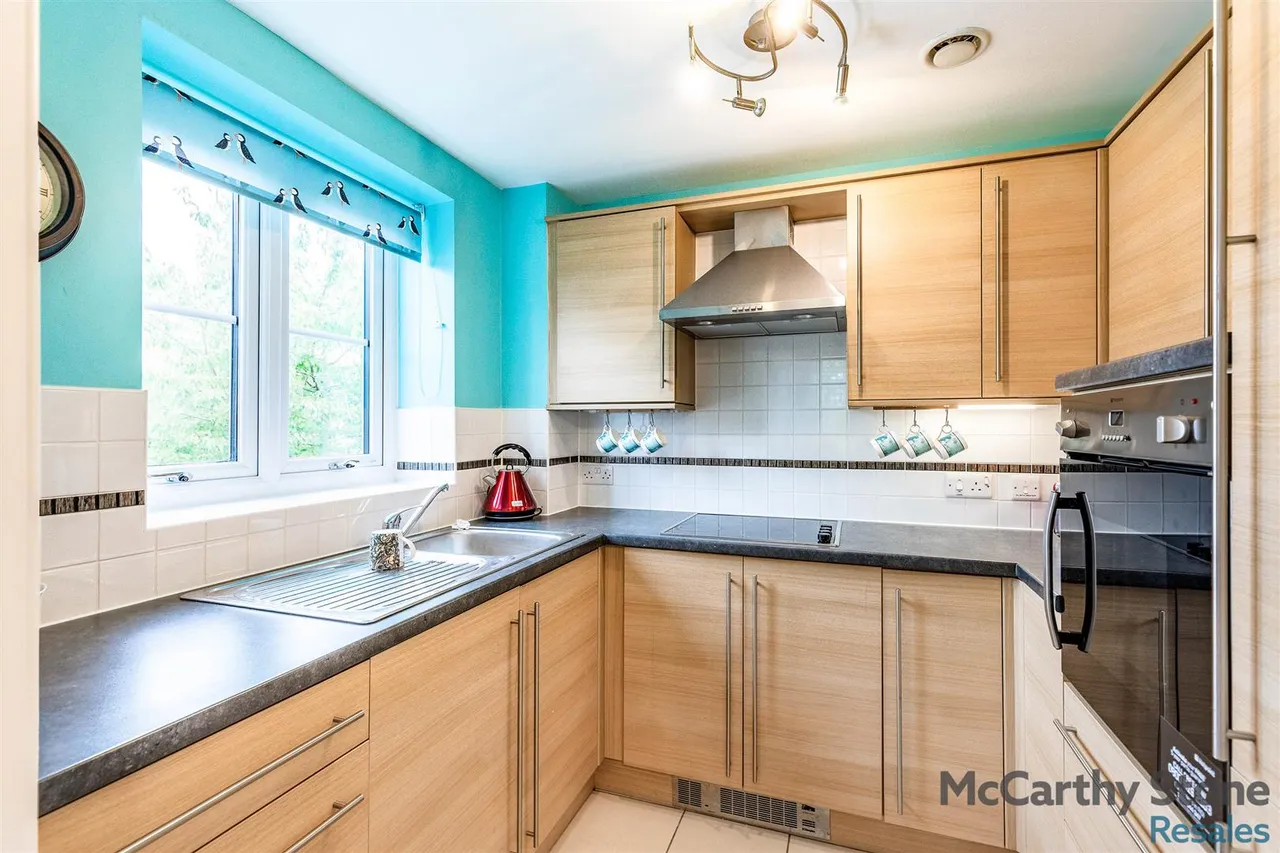 Tresham Close, Kettering, NN15, photo 6
