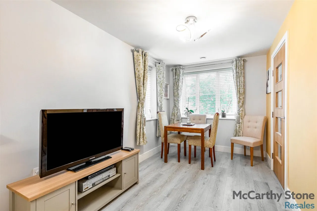 Tresham Close, Kettering, NN15, photo 5