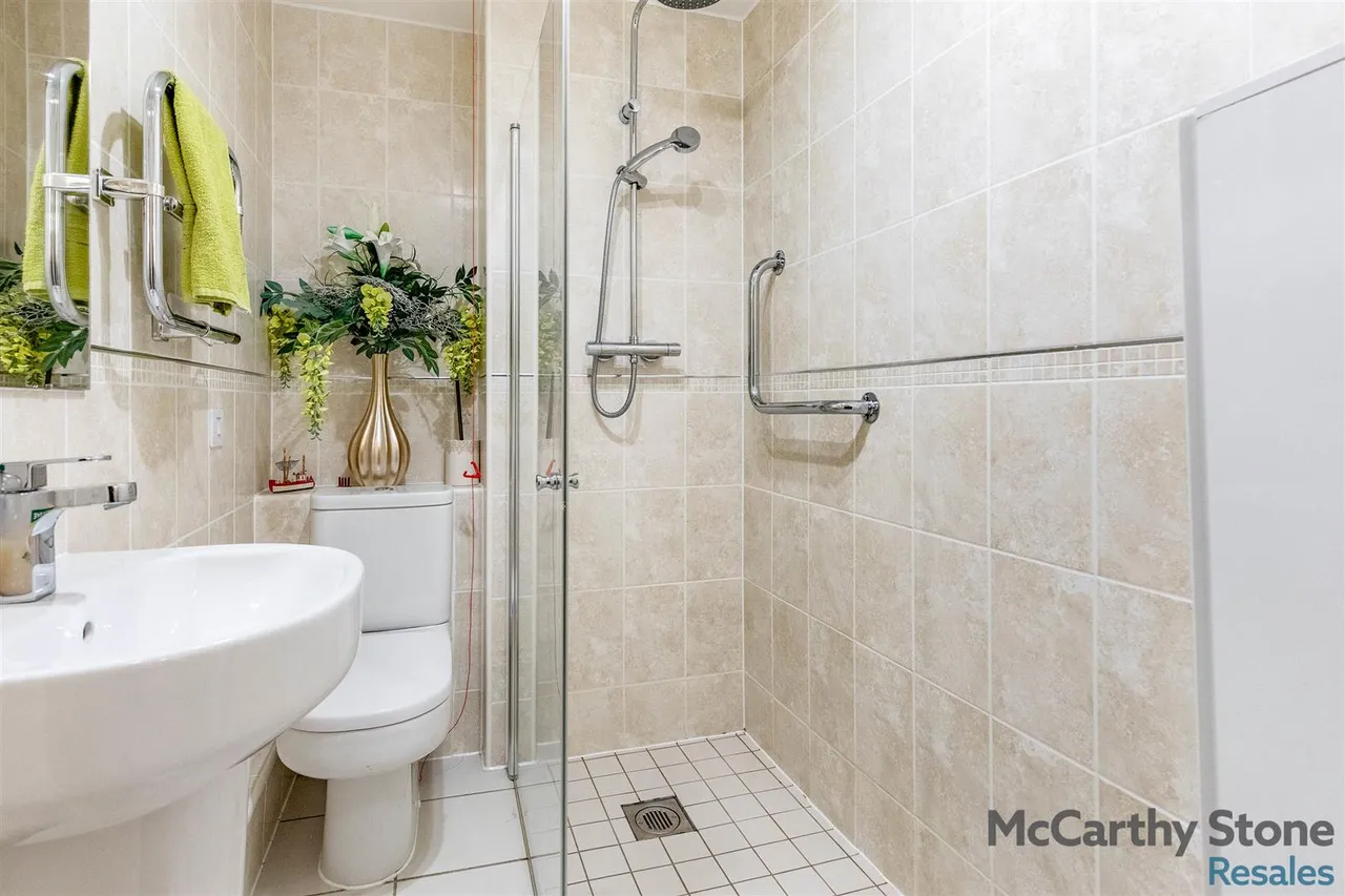 Tresham Close, Kettering, NN15, photo 13