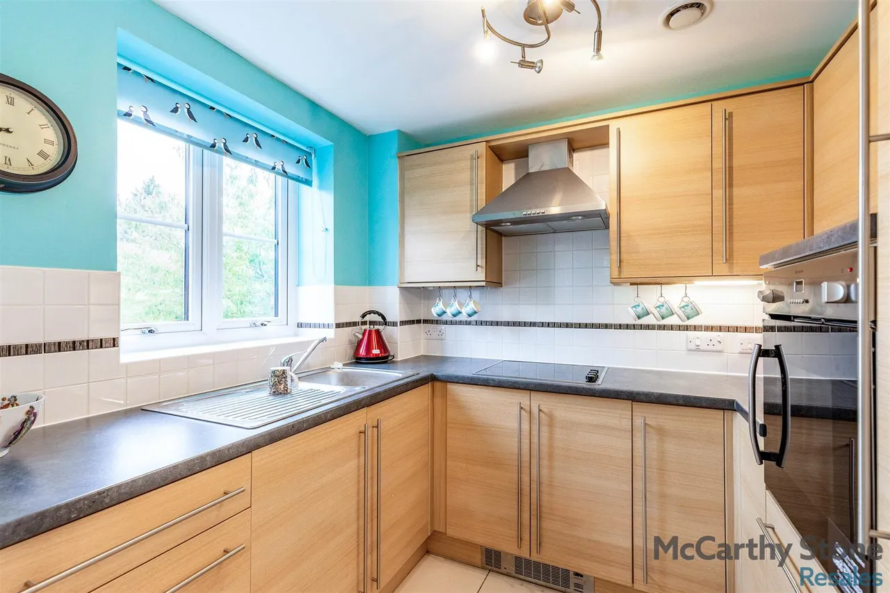 Tresham Close, Kettering, NN15, photo 8
