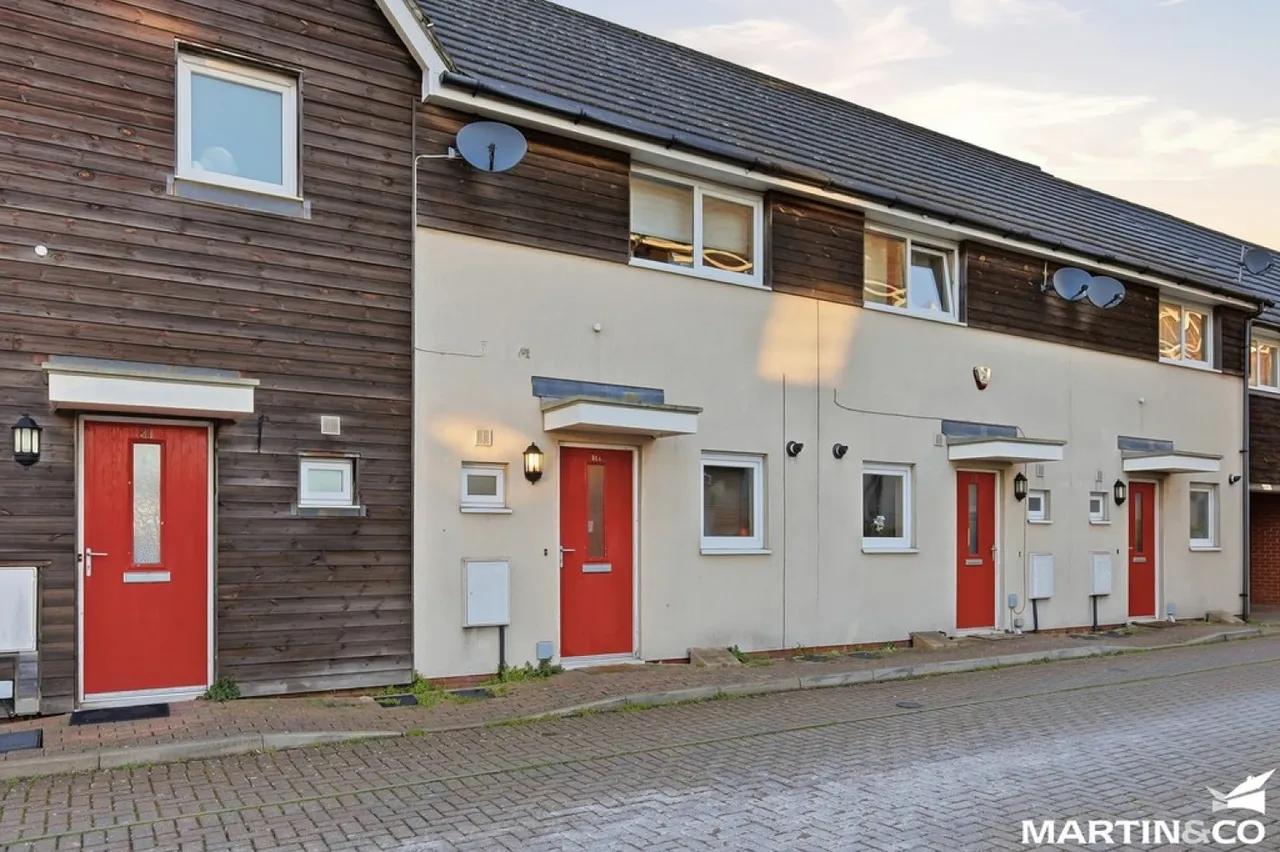 2 bed house for sale — Chelmer Road, Chelmsford