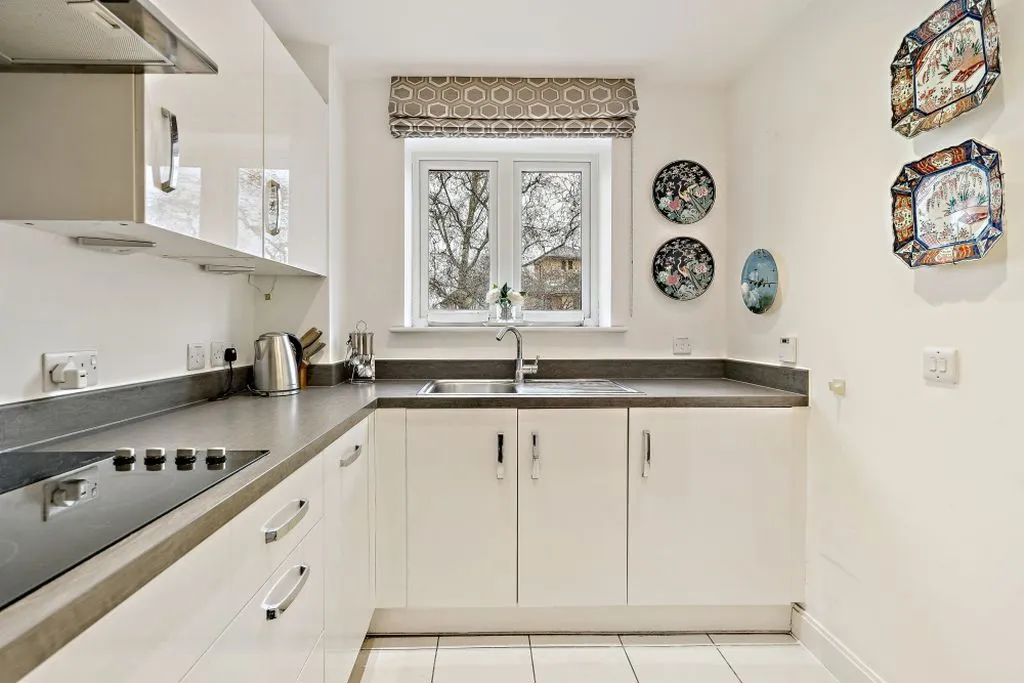 Marlow Road, Bourne End SL8 5SE, photo 6