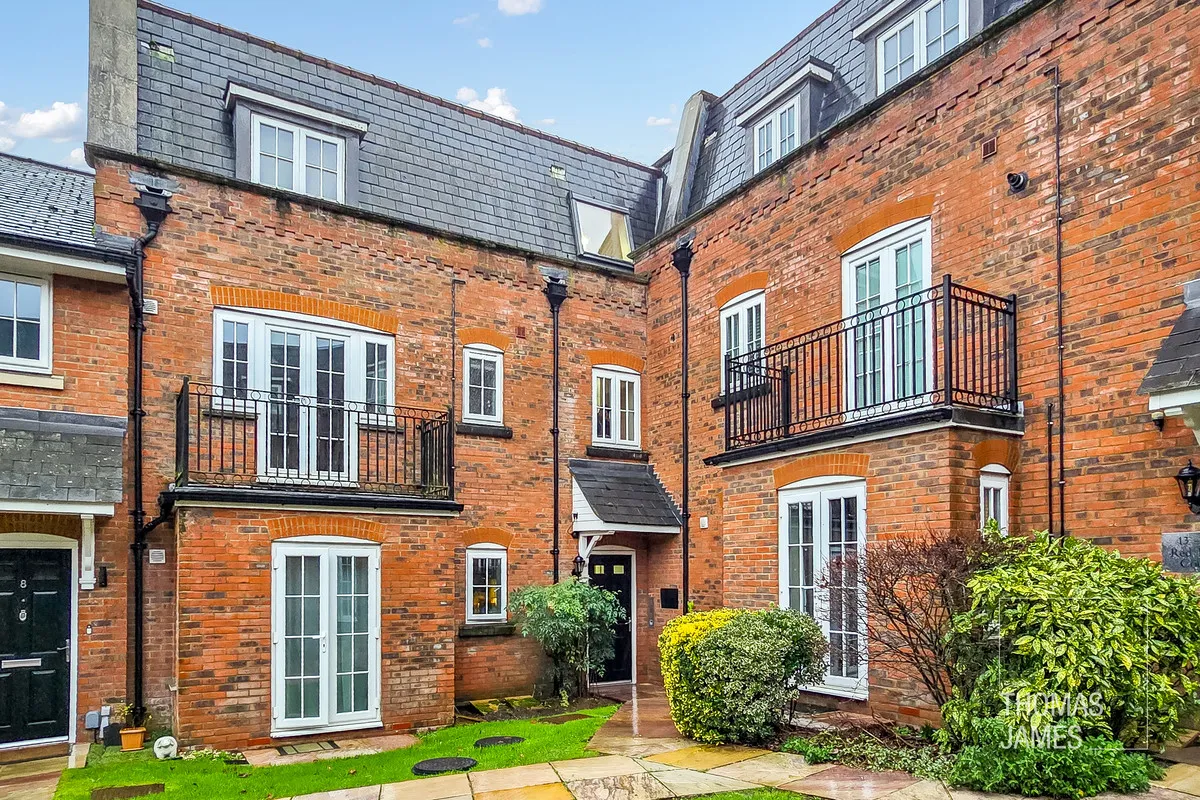 2 bed flat for sale, Hertfordshire, AL9