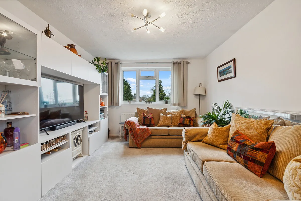 Shepperton, TW17, photo 11