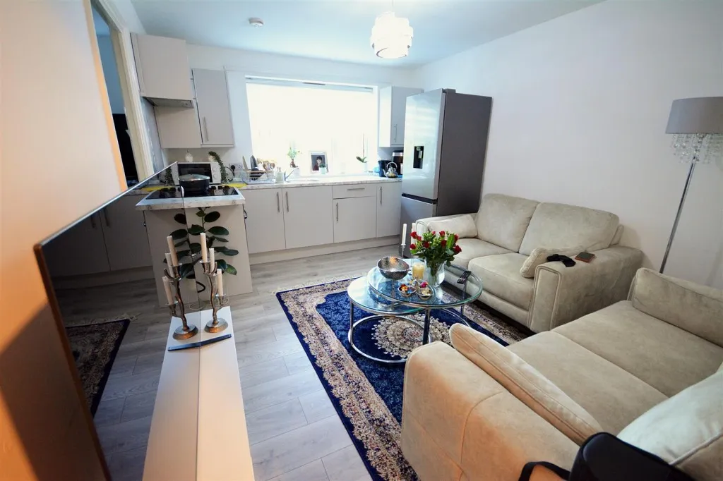 Donald Woods Gardens, Surbiton, KT5, photo 2