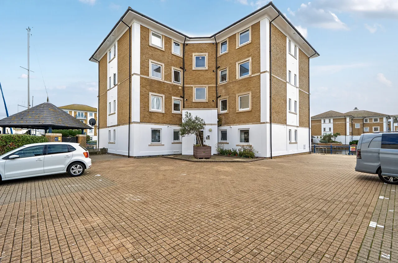 Victory Mews, The Strand, BN2, photo 4