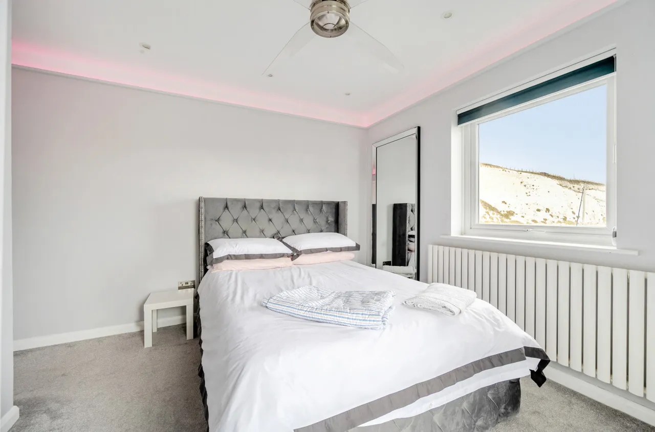 Victory Mews, The Strand, BN2, photo 8