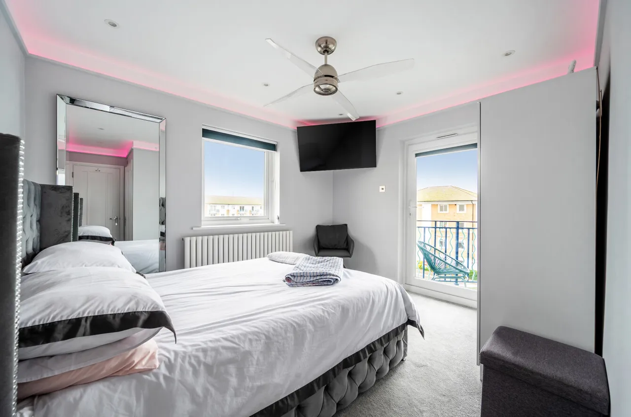 Victory Mews, The Strand, BN2, photo 7