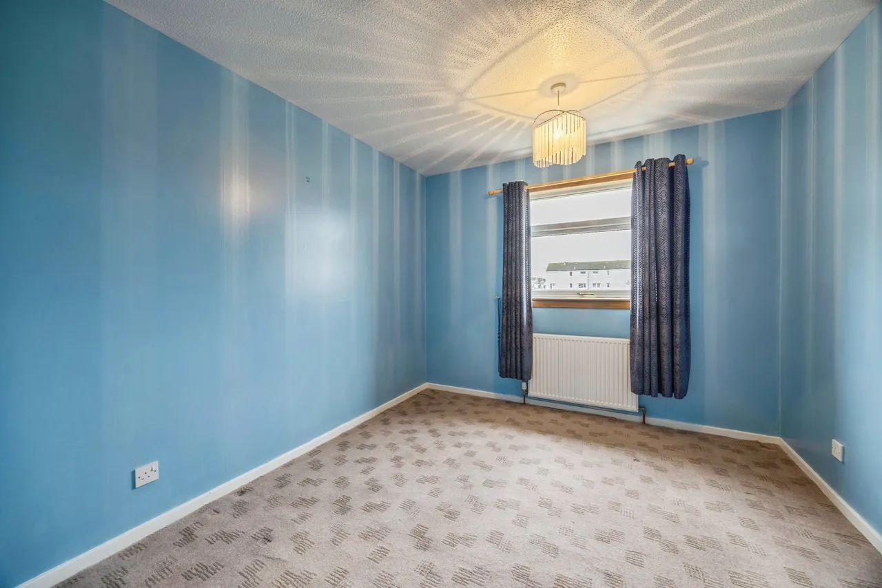 Kenmore Avenue, Livingston, EH54, photo 9
