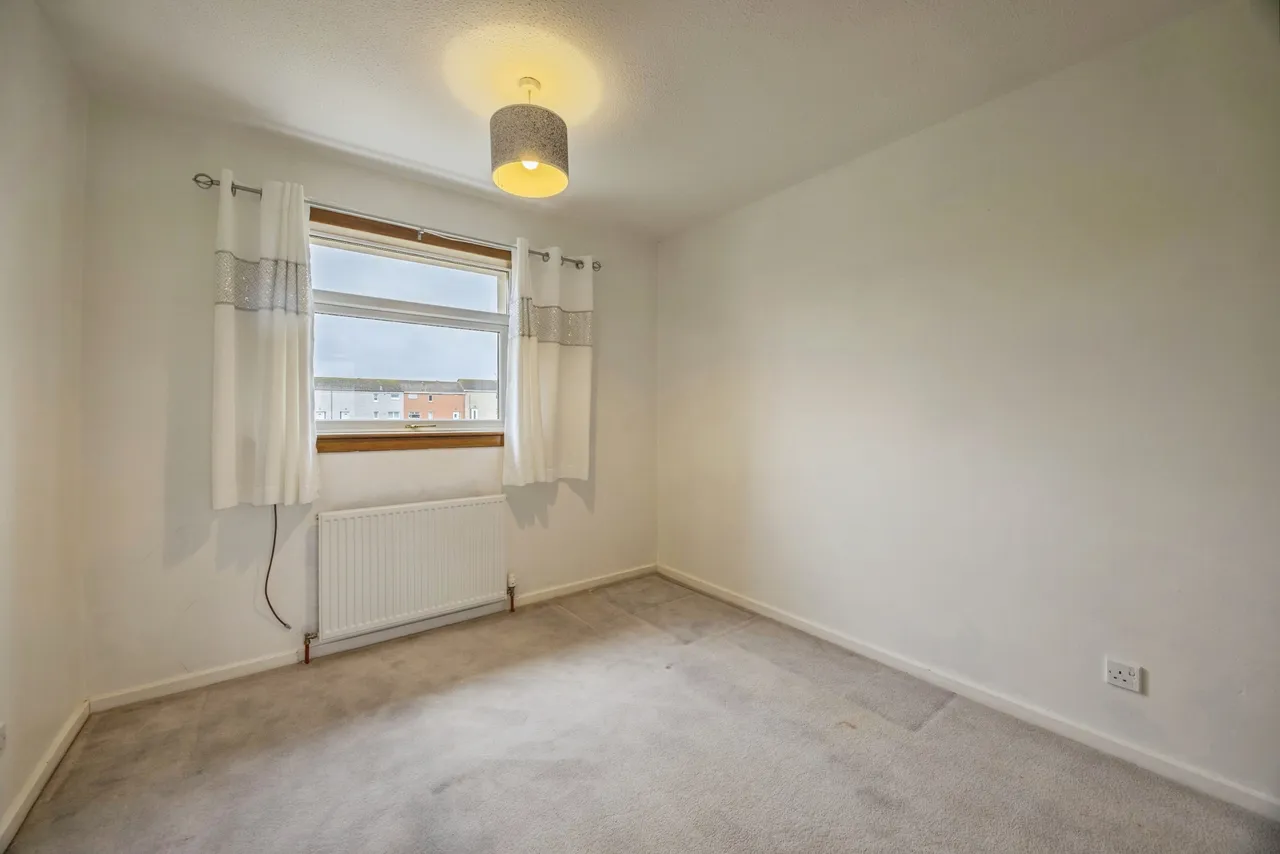 Kenmore Avenue, Livingston, EH54, photo 12
