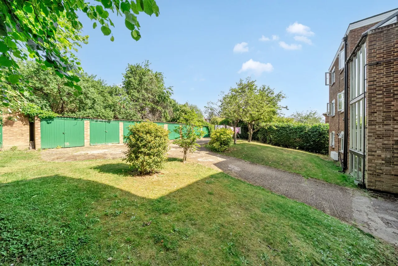 Ravensbourne Park Crescent, Catford, SE6, photo 5