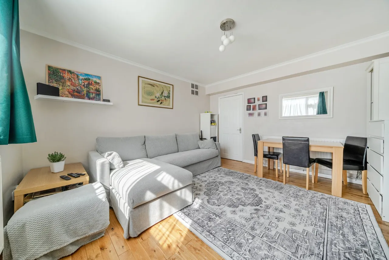 2 bed flat for sale, Ravensbourne Park Crescent, Catford, SE6