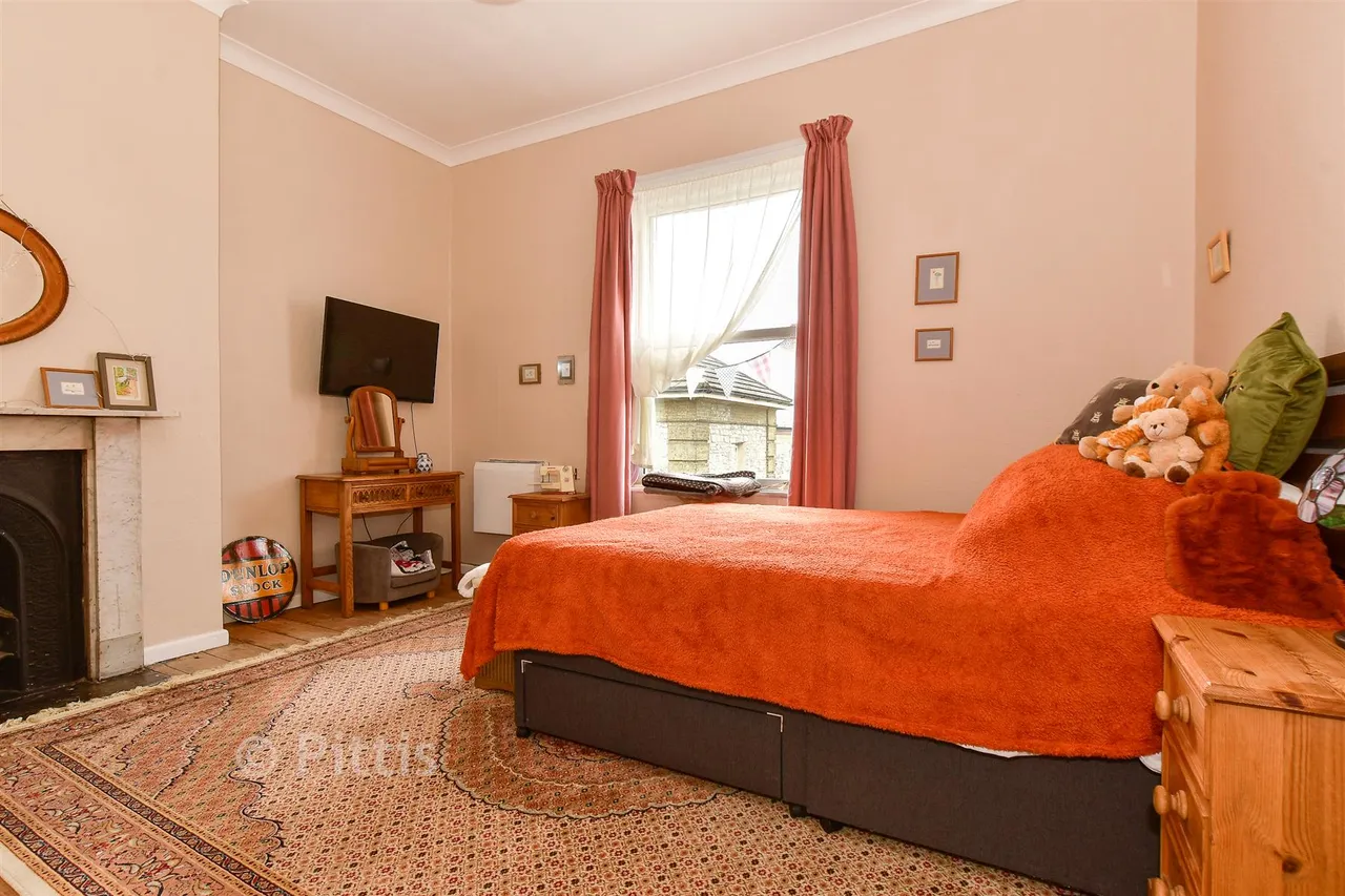 Park Road, Ryde, PO33, photo 11