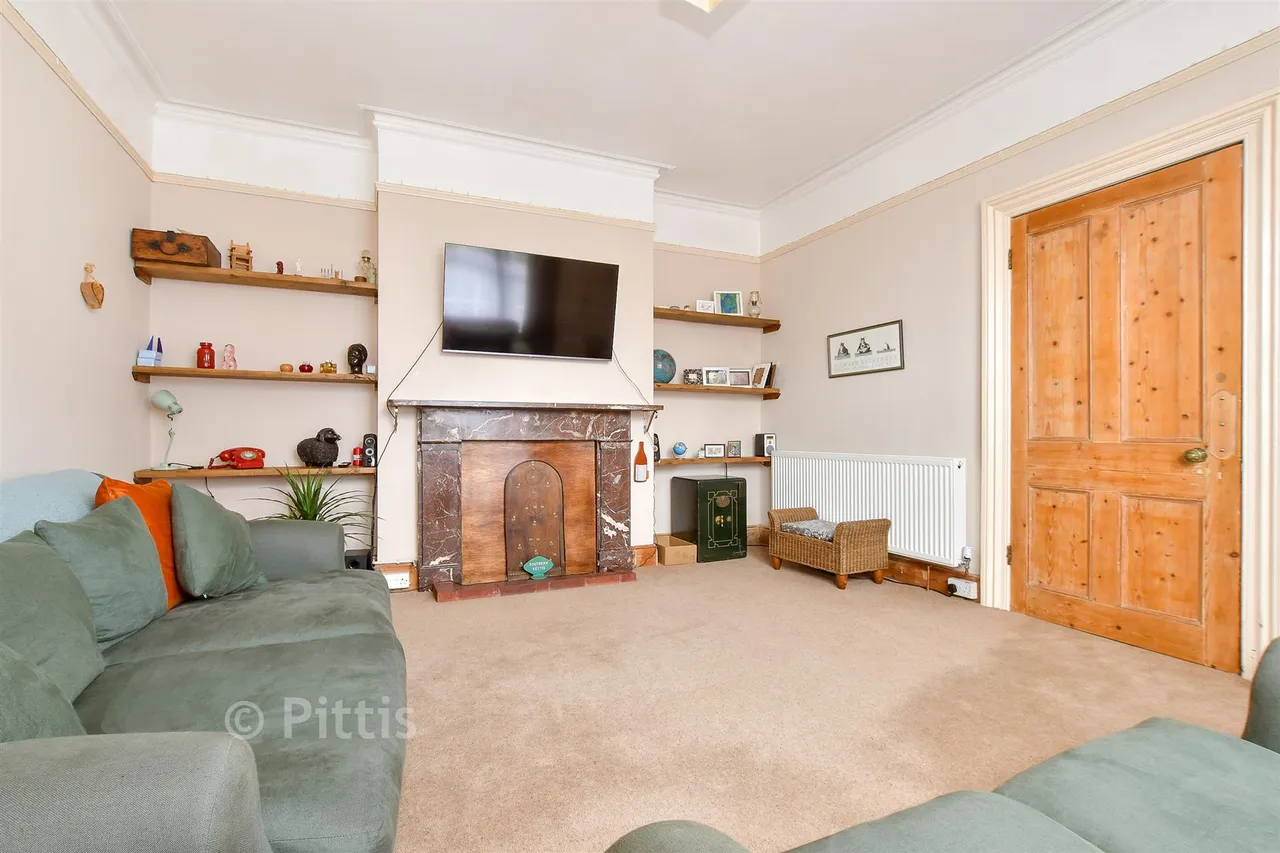 Park Road, Ryde, PO33, photo 5
