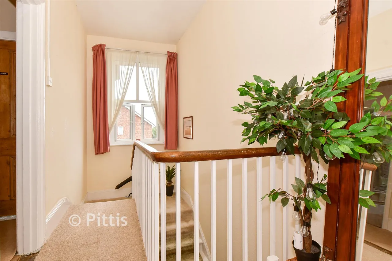Park Road, Ryde, PO33, photo 9