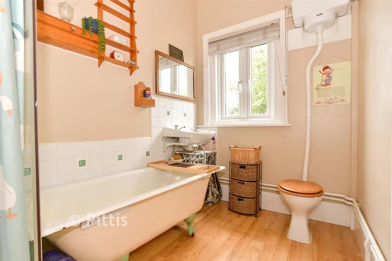 Park Road, Ryde, PO33, photo 12