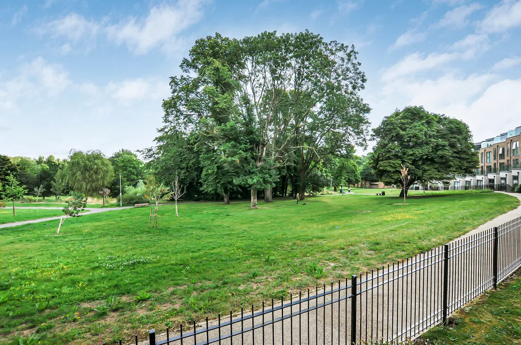 Tangmere Crescent, Uxbridge, photo 28