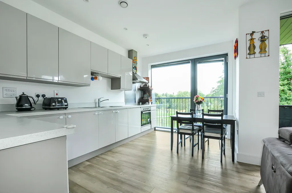 Tangmere Crescent, Uxbridge, photo 3