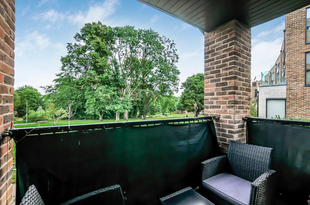 Tangmere Crescent, Uxbridge, photo 5