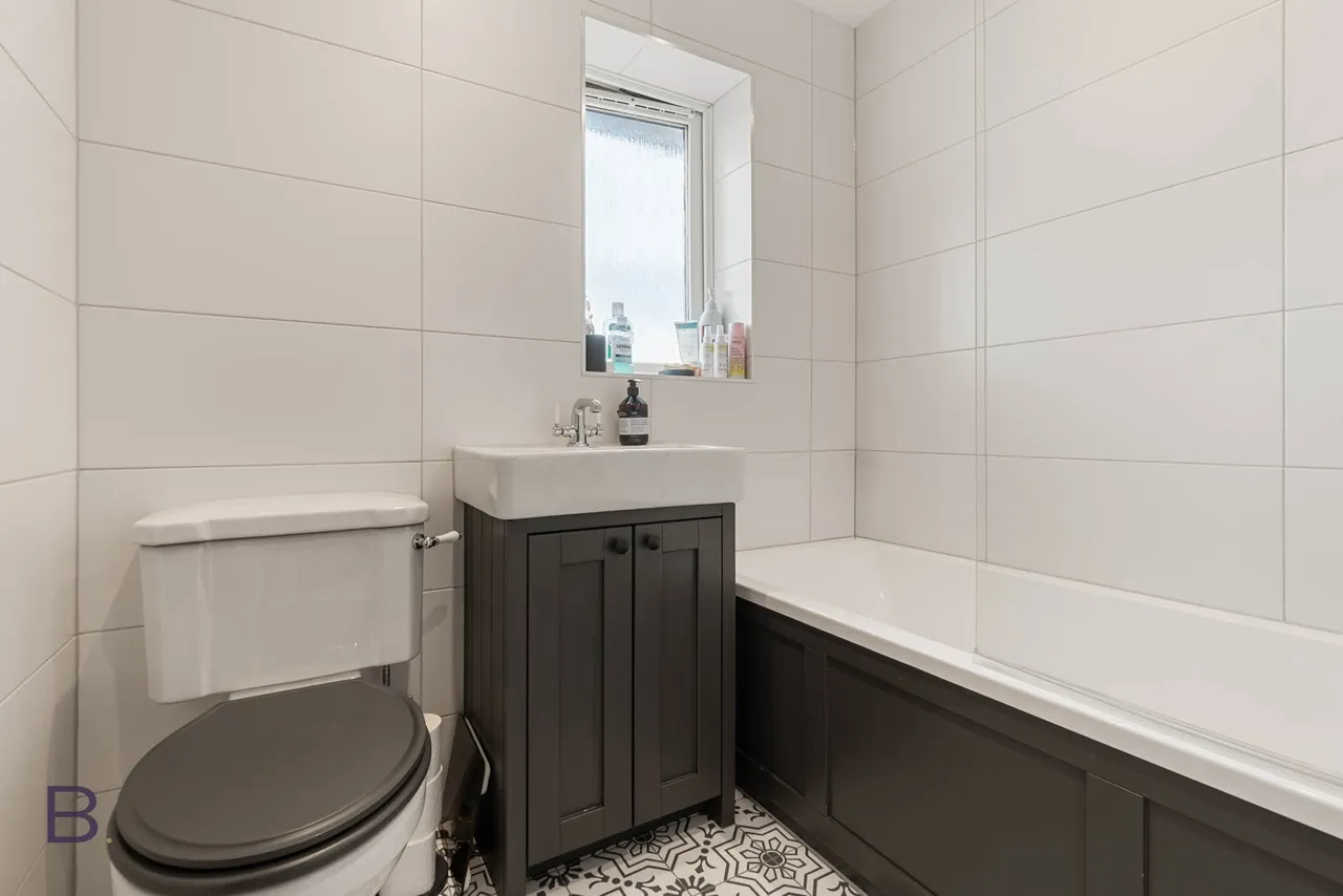 Hall Stone Court, Shelf, HX3, photo 16
