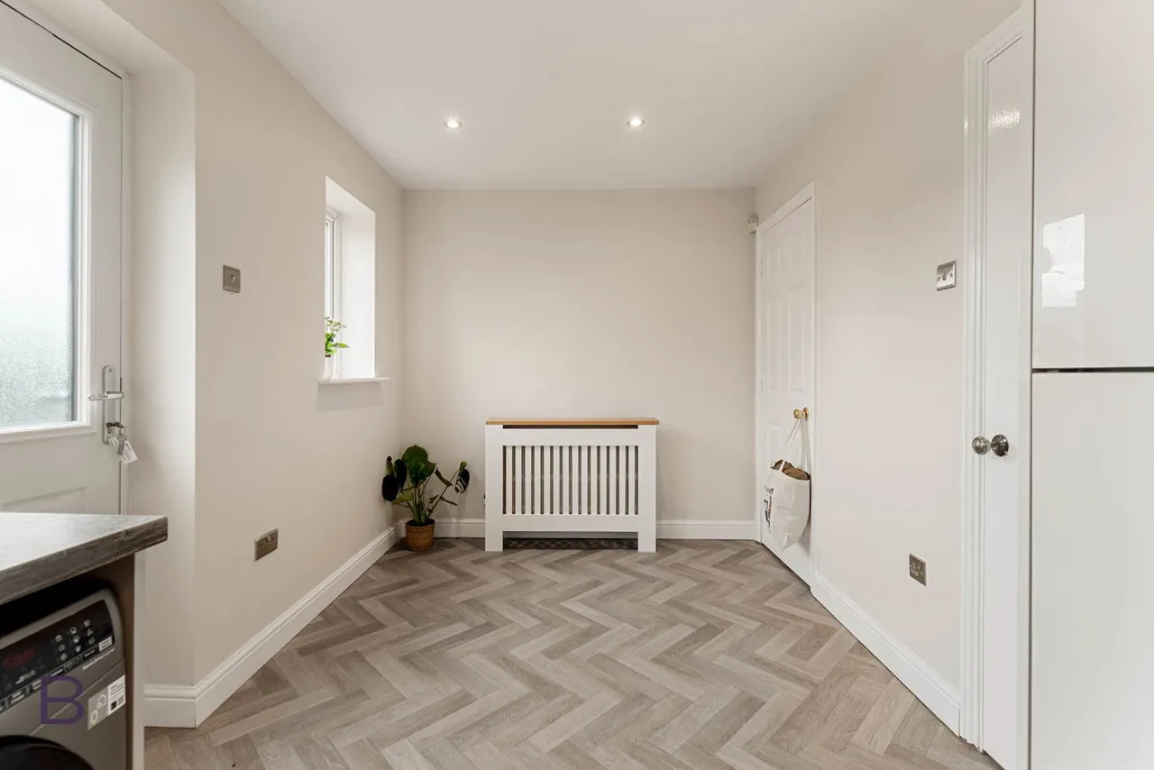 Hall Stone Court, Shelf, HX3, photo 5