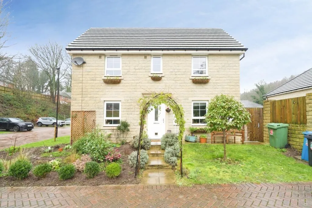 3 bed house for sale — Whitebeam Close, Wharncliffe Side, Sheffield