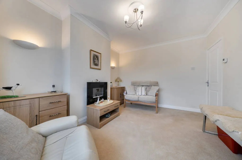 Tennyson Avenue, Shakespeare Gardens, Rugby, CV22 6JH, photo 6