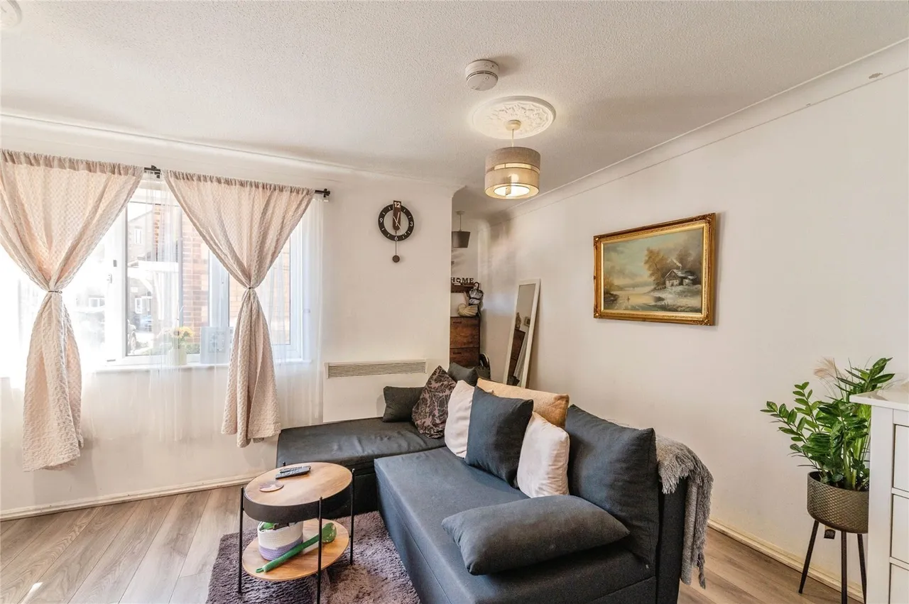 Vicarage Square, Grays, Essex, RM17, photo 8