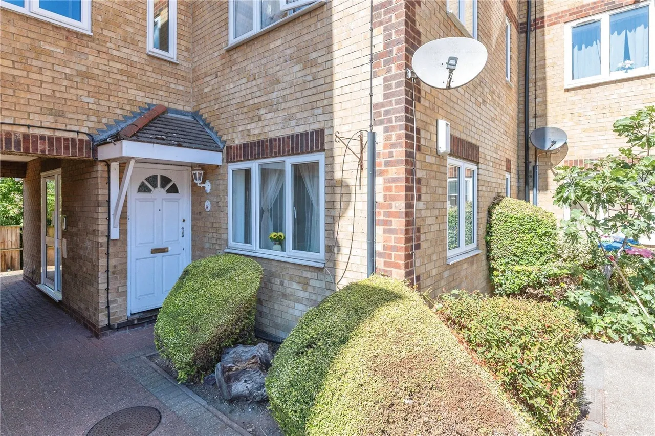 Vicarage Square, Grays, Essex, RM17, photo 17