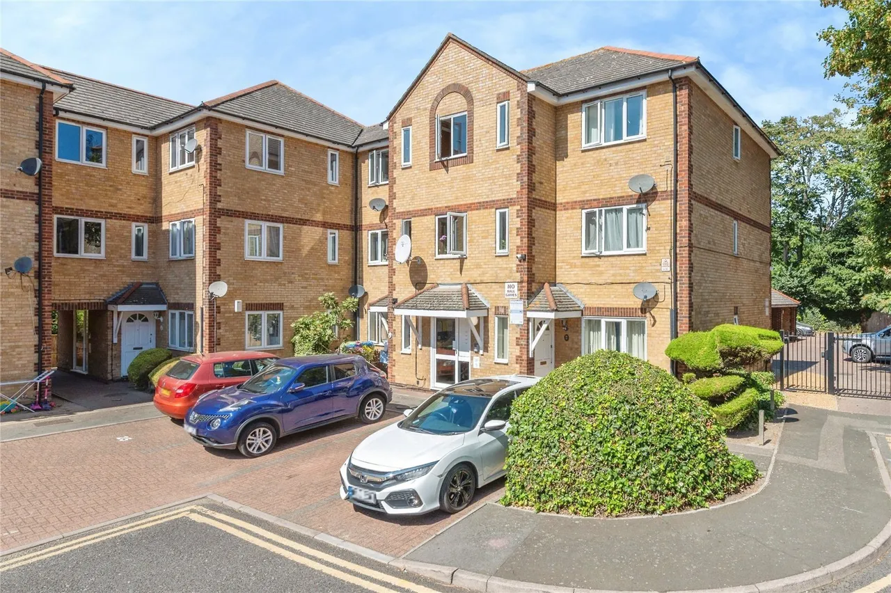 Vicarage Square, Grays, Essex, RM17, photo 20