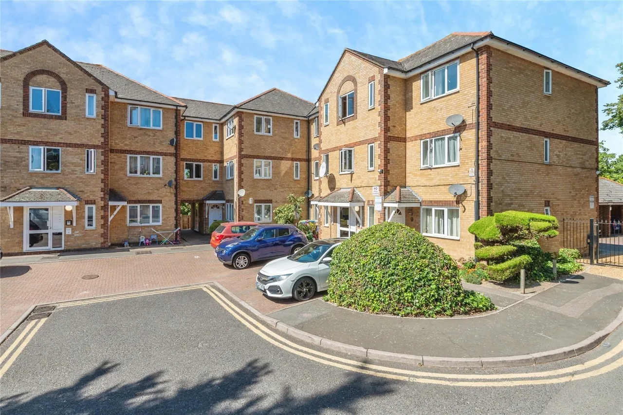 Vicarage Square, Grays, Essex, RM17, photo 19