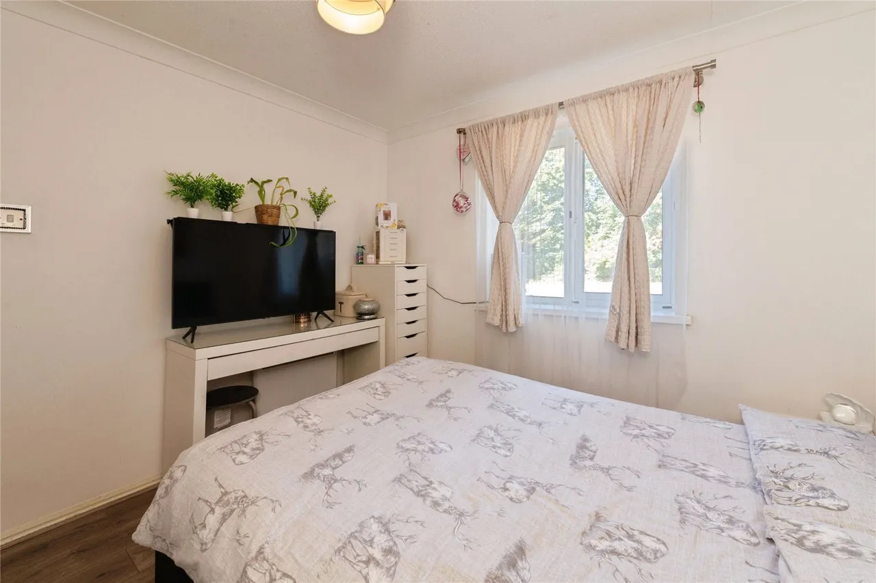 Vicarage Square, Grays, Essex, RM17, photo 14