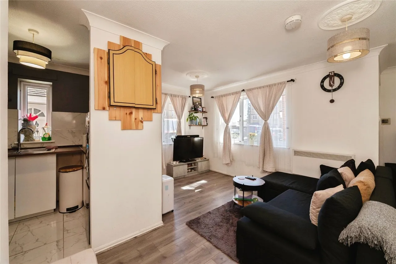 Vicarage Square, Grays, Essex, RM17, photo 9