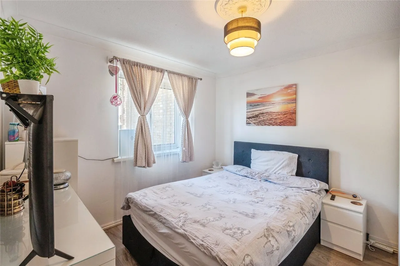 Vicarage Square, Grays, Essex, RM17, photo 13